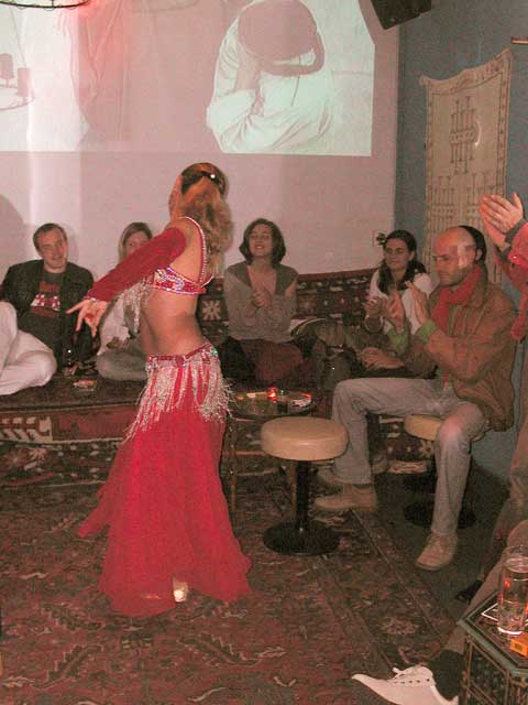 /dms480 Marie /cargobar-event-pictures/2005/09/10-Dance-oriental-egiptienne/200509_cargowanserai33.jpg