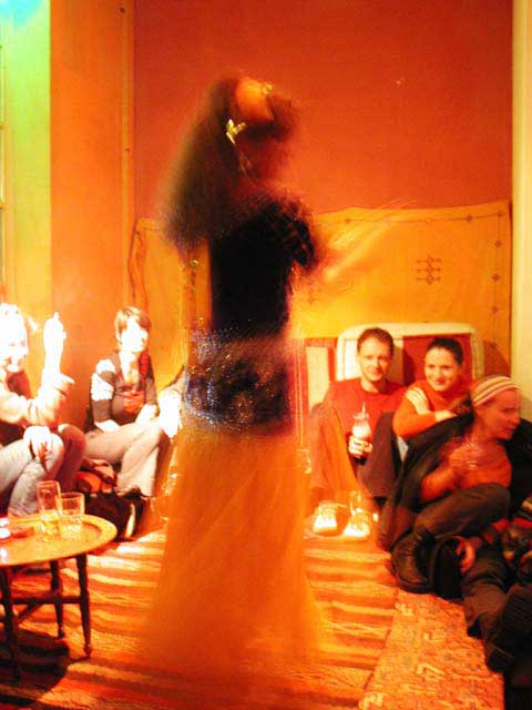 /dms480 Samia /cargobar-event-pictures/2005/09/10-Dance-oriental-egiptienne/200509_cargowanserai36.jpg