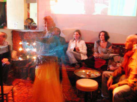 /dms480 Samia /cargobar-event-pictures/2005/09/17-Dance-oriental-egiptienne/200509_cargowanserai32.jpg